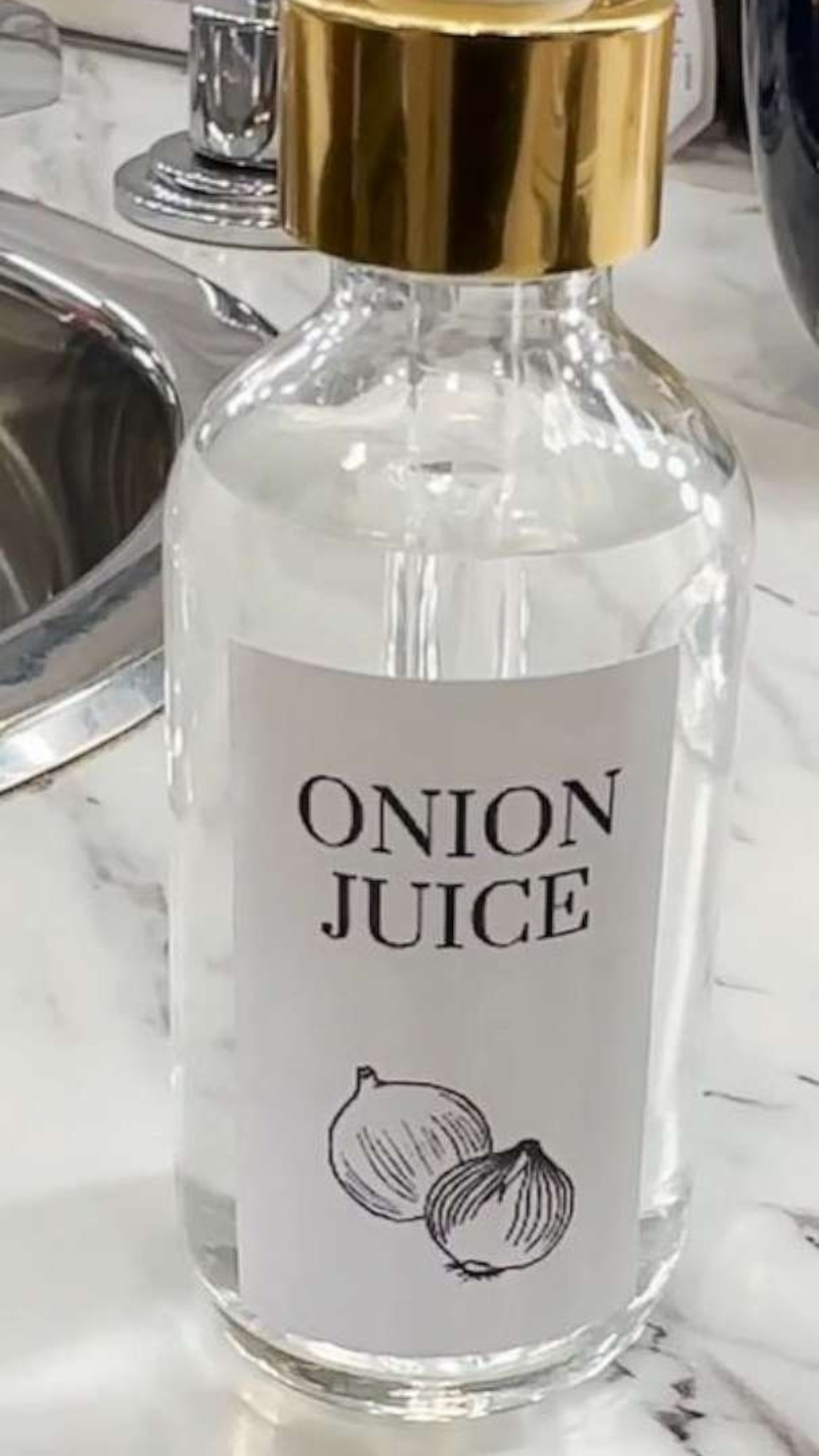 PHOTO: Onion juice has been shown in studies to promote hair growth in people.