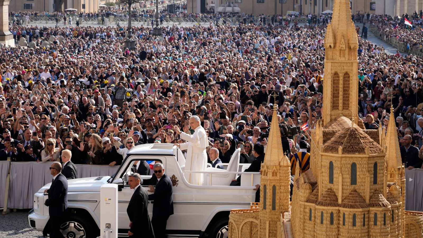 Pope intervenes in US abortion debate by raising what it really means to be pro-life
