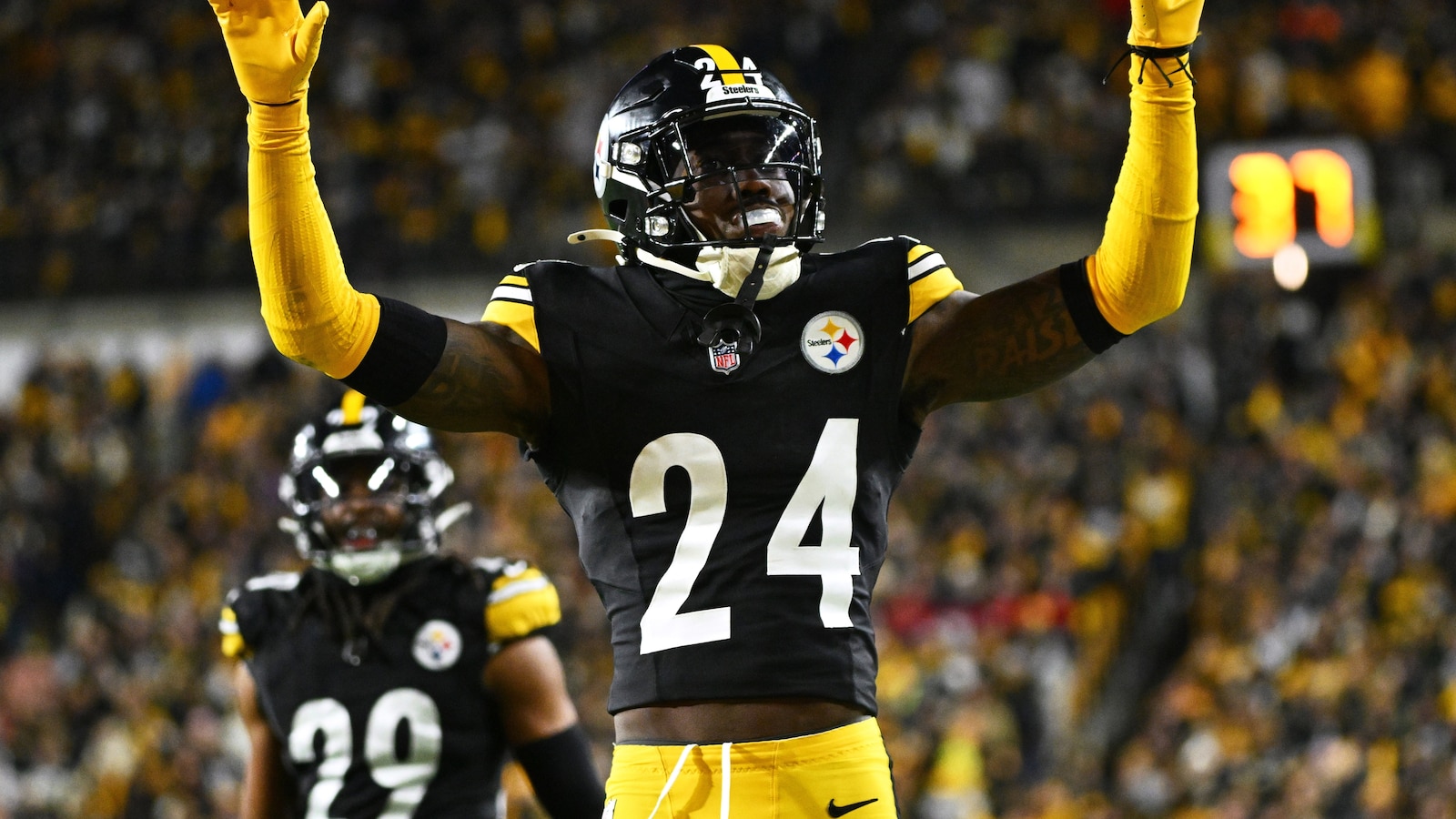 Joey Porter Jr. Inactive for Steelers Opener Against Falcons Amid Contract Impasse - News Directory 3
