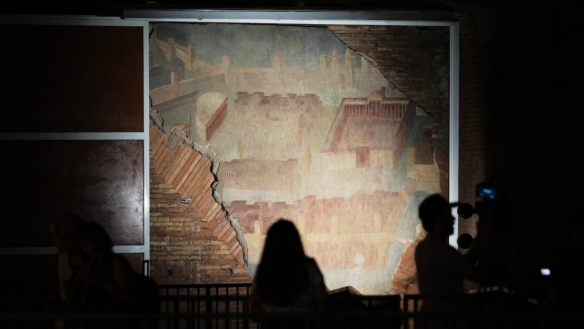ancient Rome's biggest fresco and mosaic featuring a port city