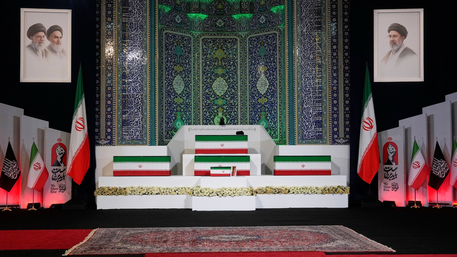 Могъщ генерал в Иран, видян публично, докато Техеран се готви за еднодневното погребение на Хаменей