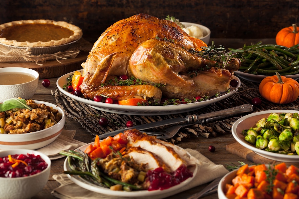 PHOTO: A stock photo of Thanksgiving dinner. 
