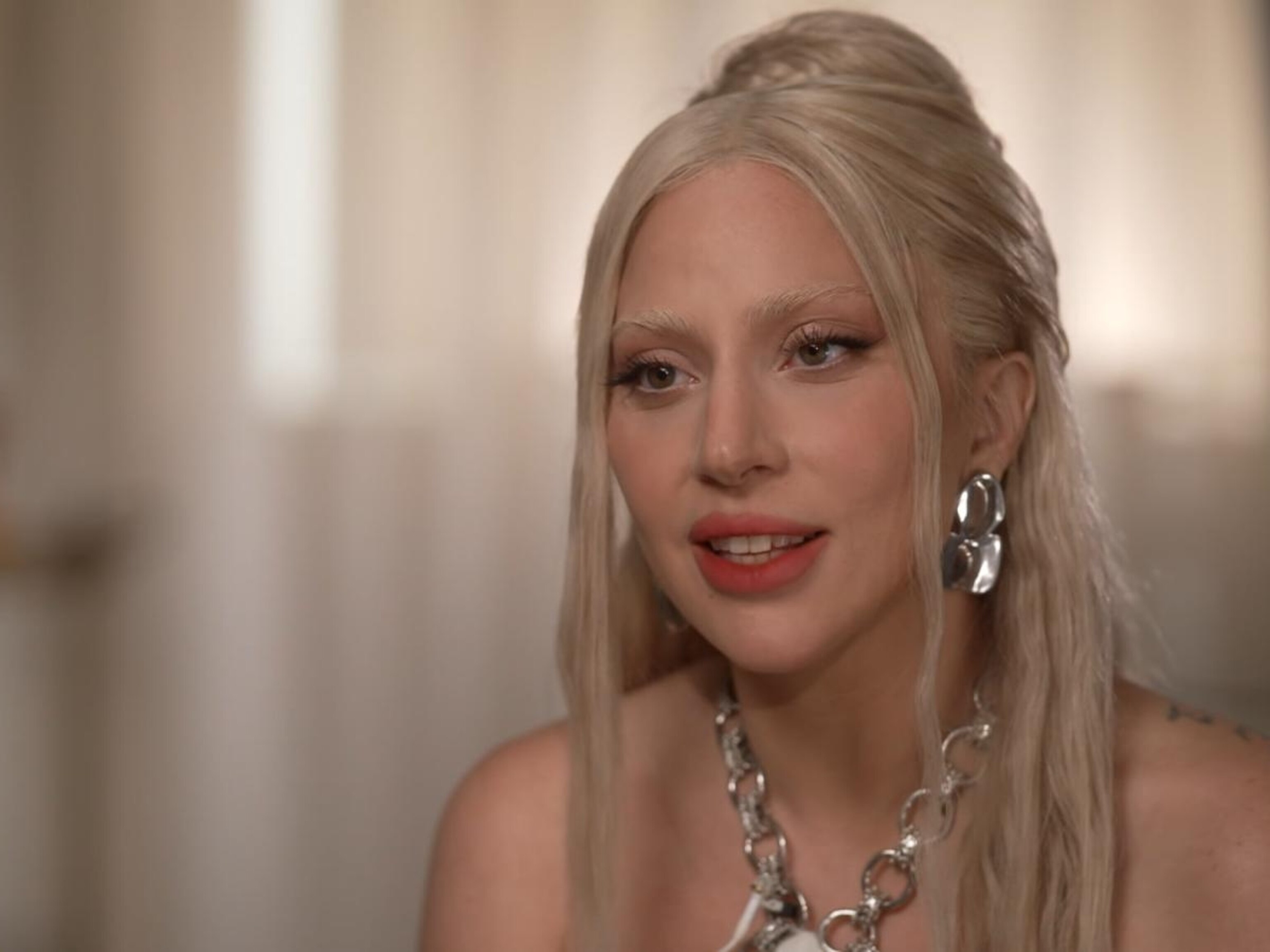 250303_gma_ladygaga1_hpMain_4x