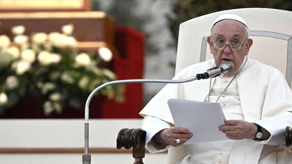 Pope Francis opens possibility for blessing samesex unions ABC News Pope Francis opens possibility for blessing samesex unions ABC News