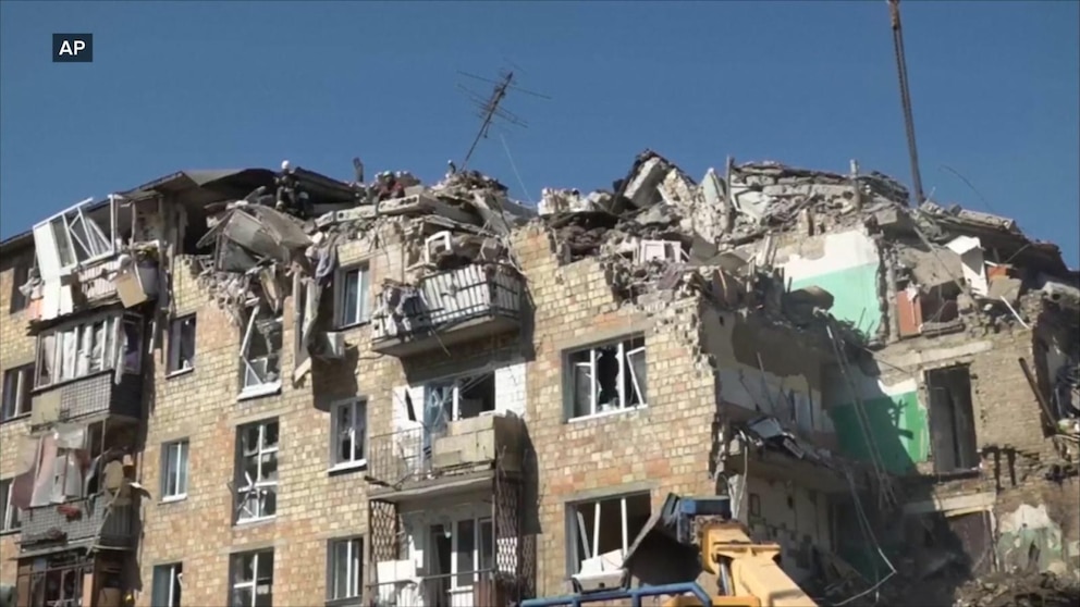 Video Kyiv hit by 'massive' Russian missile and drone attack, killing ...
