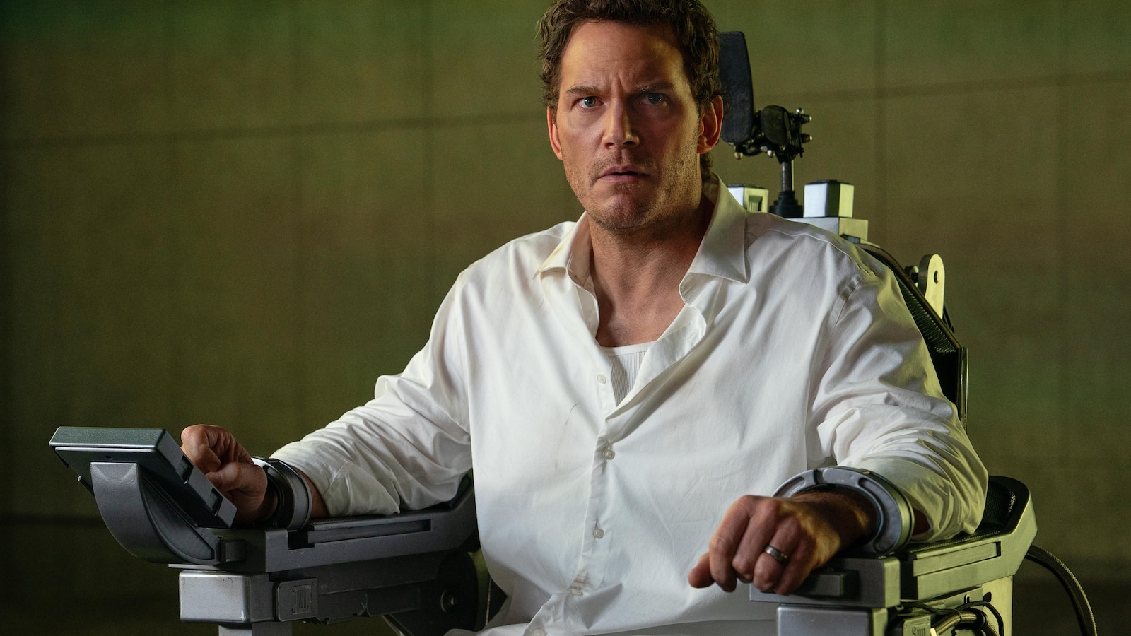 Filmrecensie: In “Mercy” staat Chris Pratt terecht bij een rechter die gespecialiseerd is in kunstmatige intelligentie