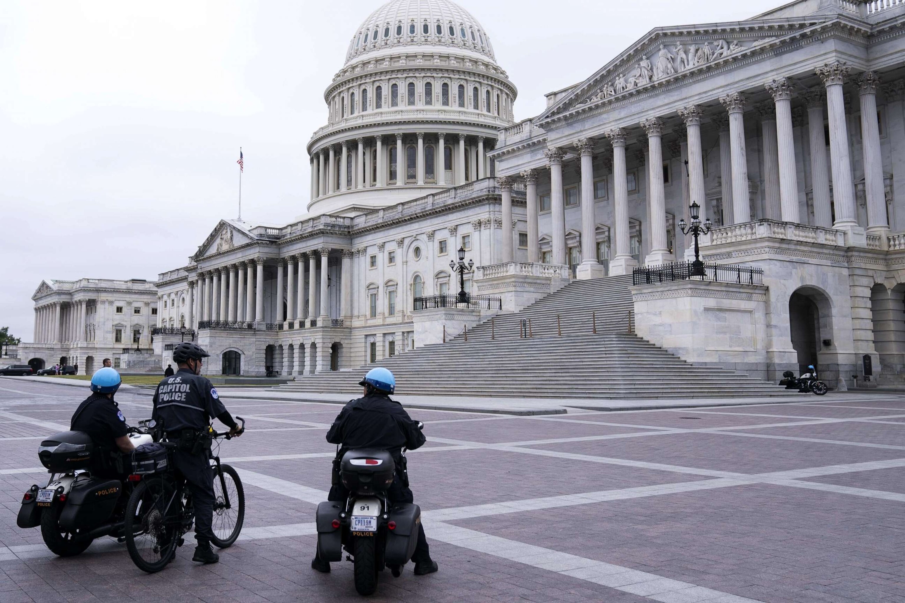 PHOTO: Officers stand outside the US Capitol in Washington, DC, May 30, 2023.