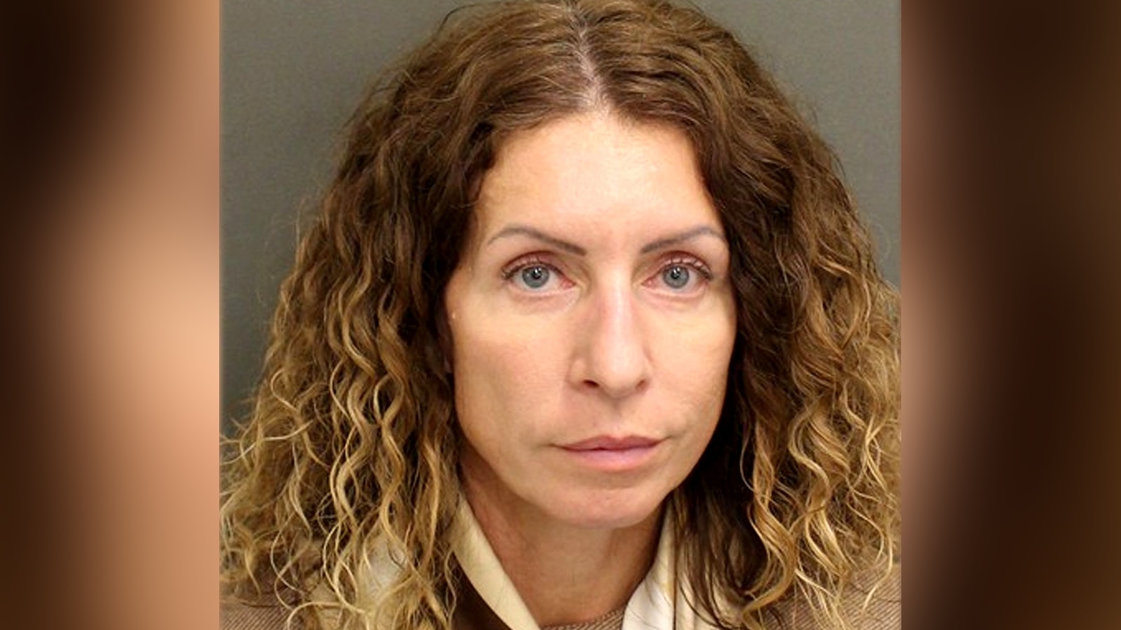 Mother arrested after allegedly leaving 4 kids under 14 alone while she was working in Vegas