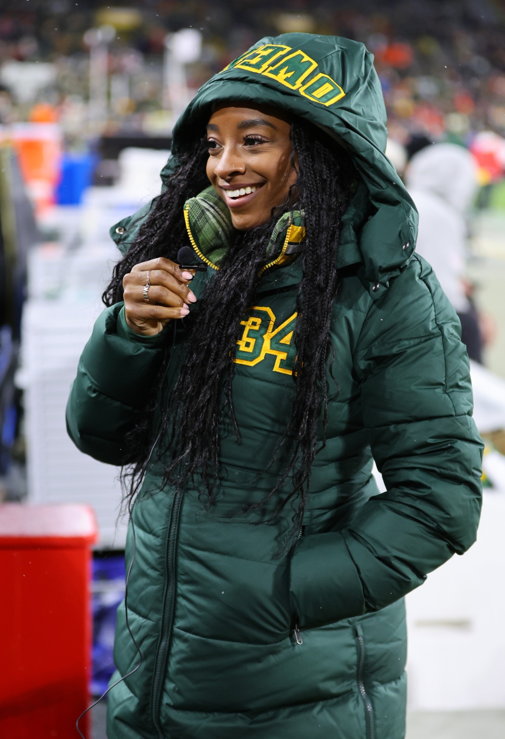 Simone Biles cheers on husband Jonathan Owens at Packers game ABC News