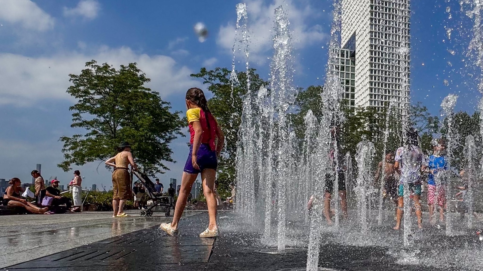 Dangerous heat wave spans New York to Chicago: Latest maps and ...
