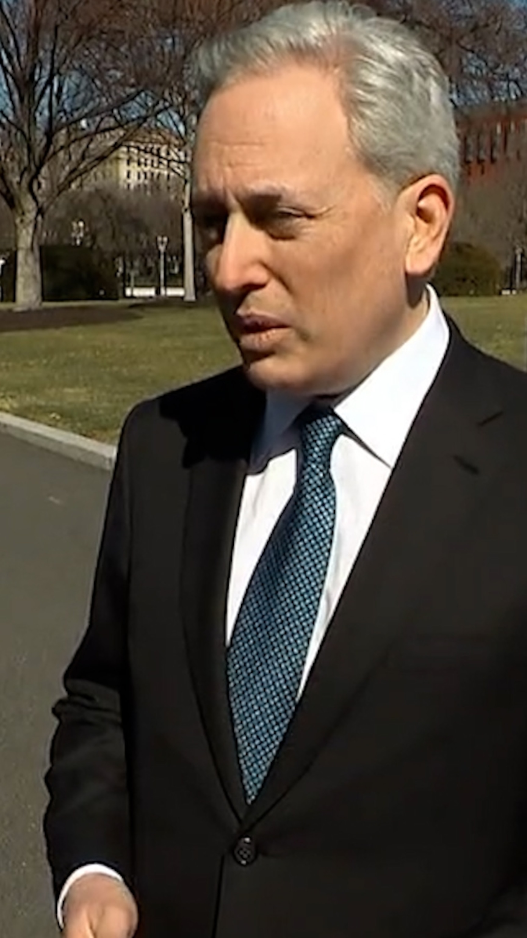 Trump admin tells prosecutors to ease up on crypto enforcement - ABC News