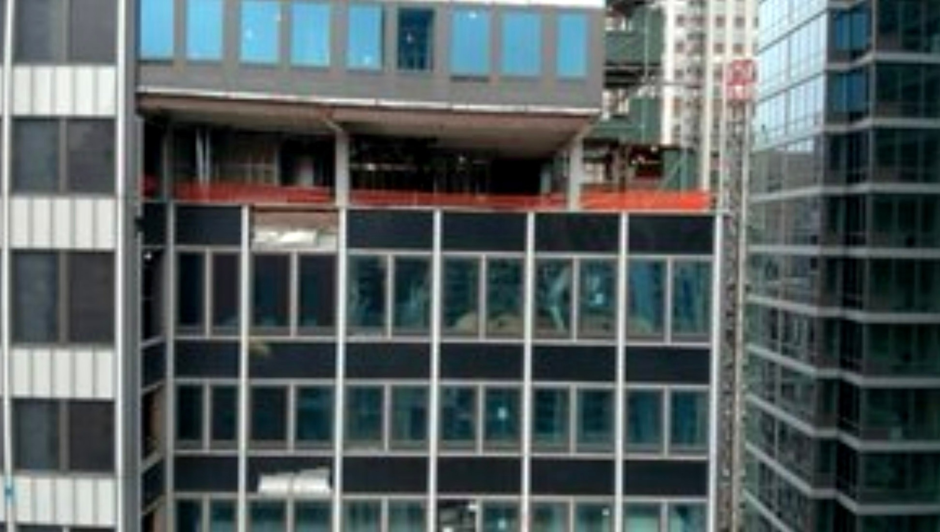 PHOTO: The FDNY received reports of a structural issue at an active construction site on East 42nd Street between 2nd Avenue and 3rd Avenue in Manhattan, on July 7, 2026.
