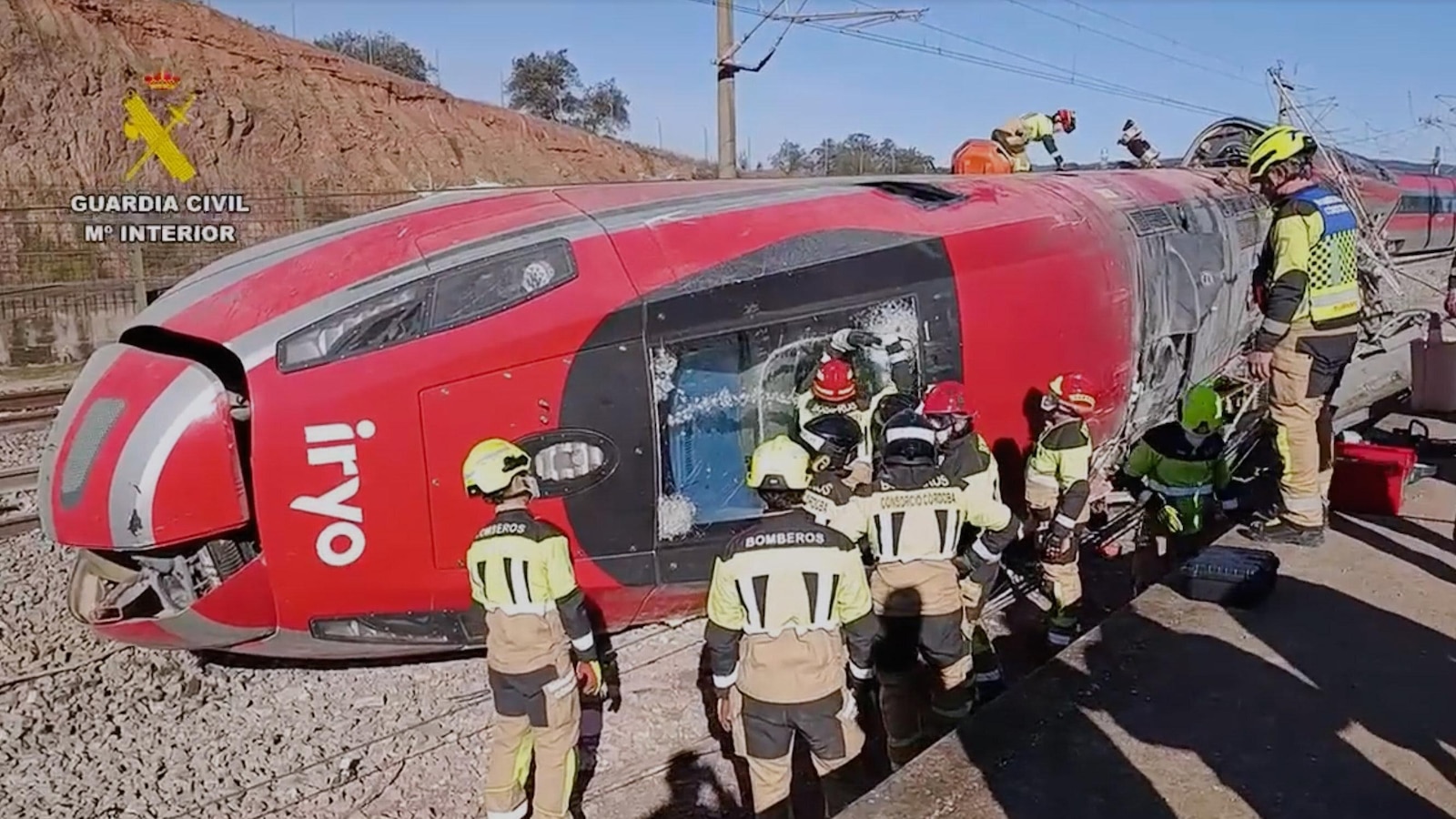 Испания започва 3-дневен траур за смъртоносната влакова катастрофа, докато броят на загиналите достига 41