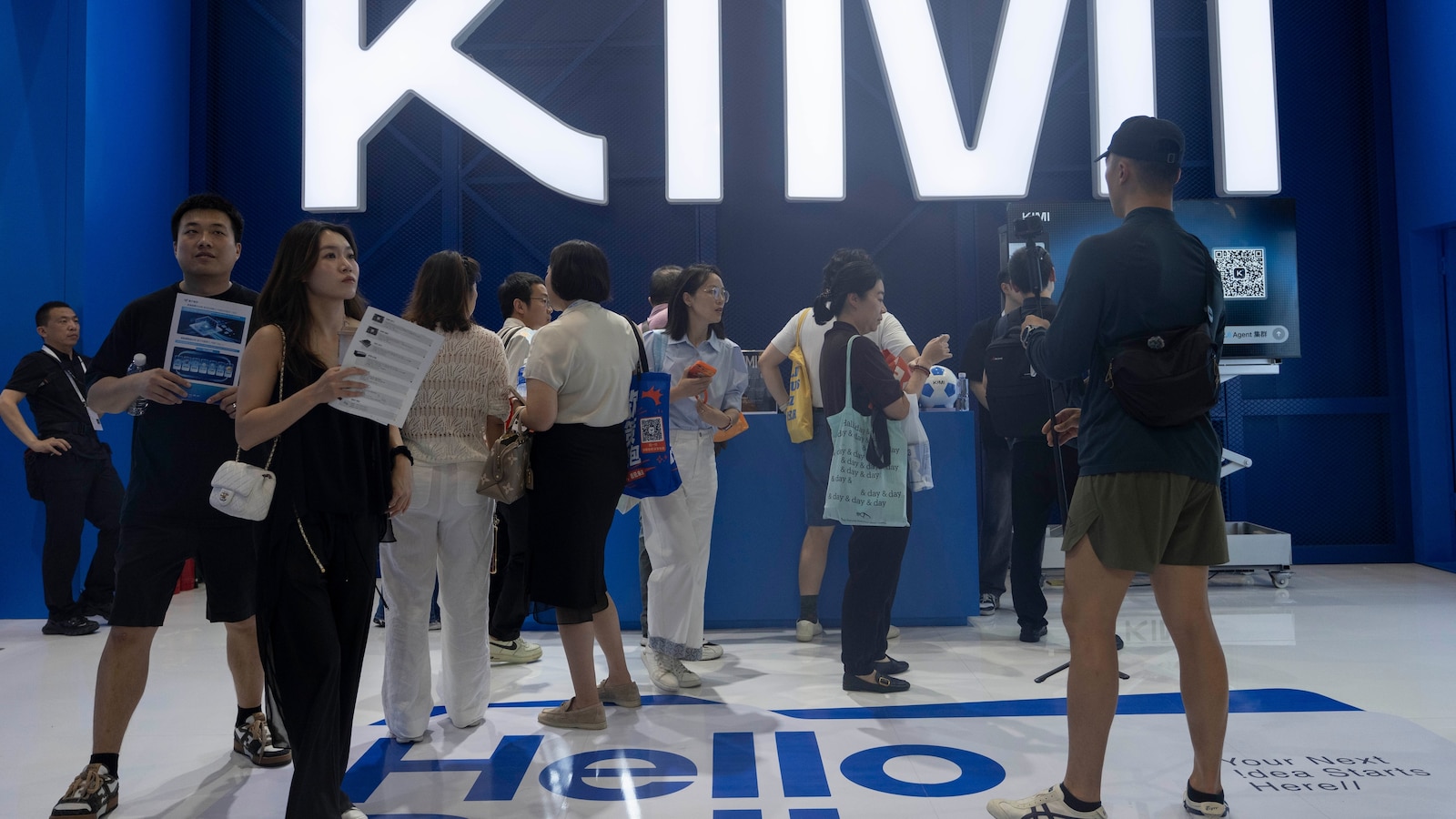 Το νέο μοντέλο τεχνητής νοημοσύνης της Κίνας σταματά τις νέες συνδρομές καθώς η ζήτηση εκτοξεύει τη χωρητικότητα
