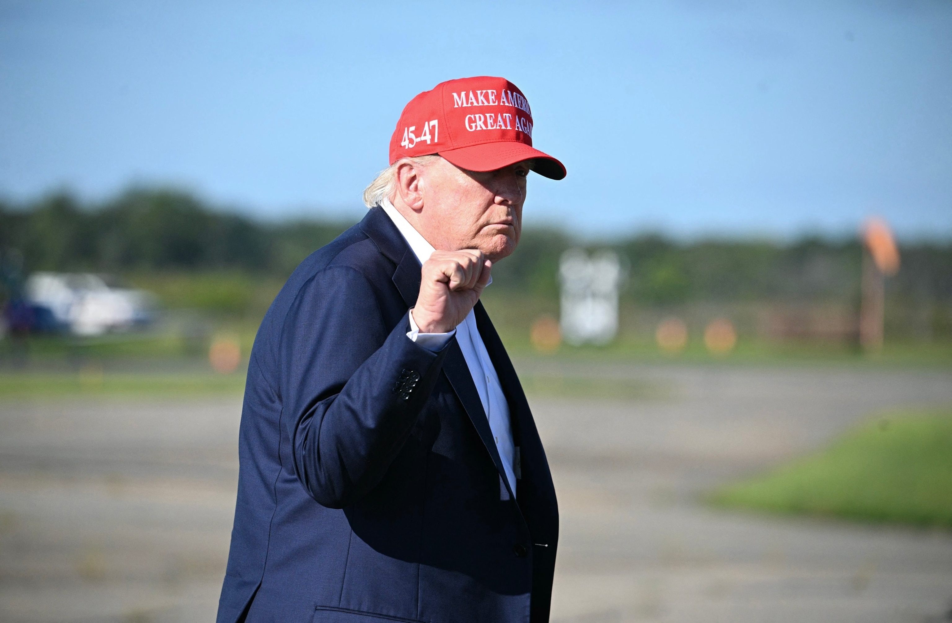 PHOTO: TOPSHOT-US-POLITICS-TRUMP-RETURN