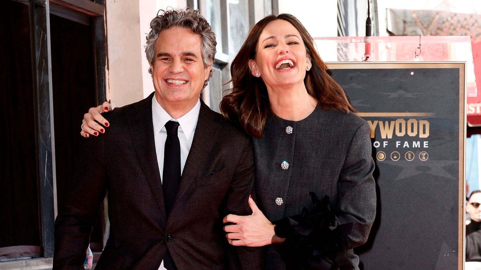 Mark Ruffalo honored by '13 Going on 30' costar Jennifer Garner at
