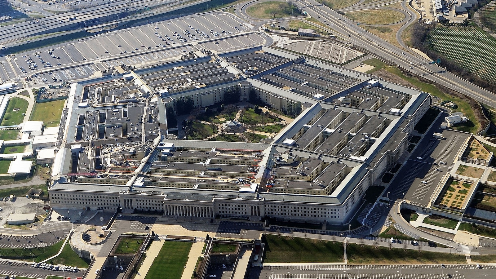 2 Russian military aircraft detected off of Alaska, NORAD says 2 Russian military aircraft detected off of Alaska, NORAD says