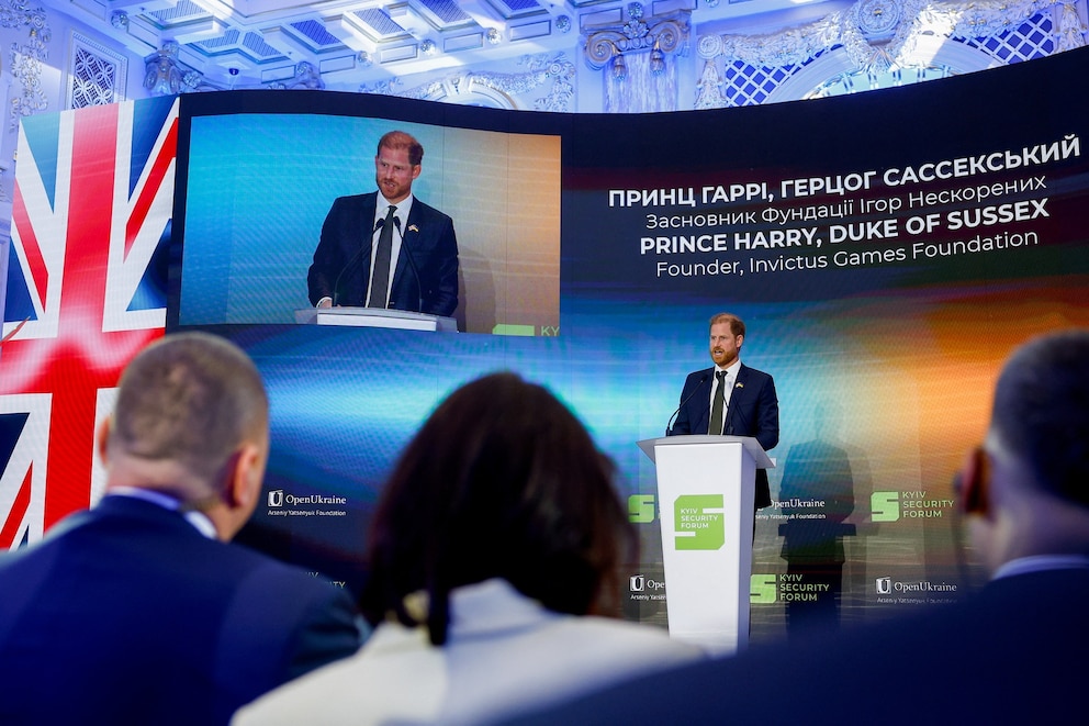 PHOTO: Britain's Prince Harry speaks at the Kyiv Security Forum, amid Russia's attack on Ukraine, in Kyiv, Ukraine April 23, 2026. 