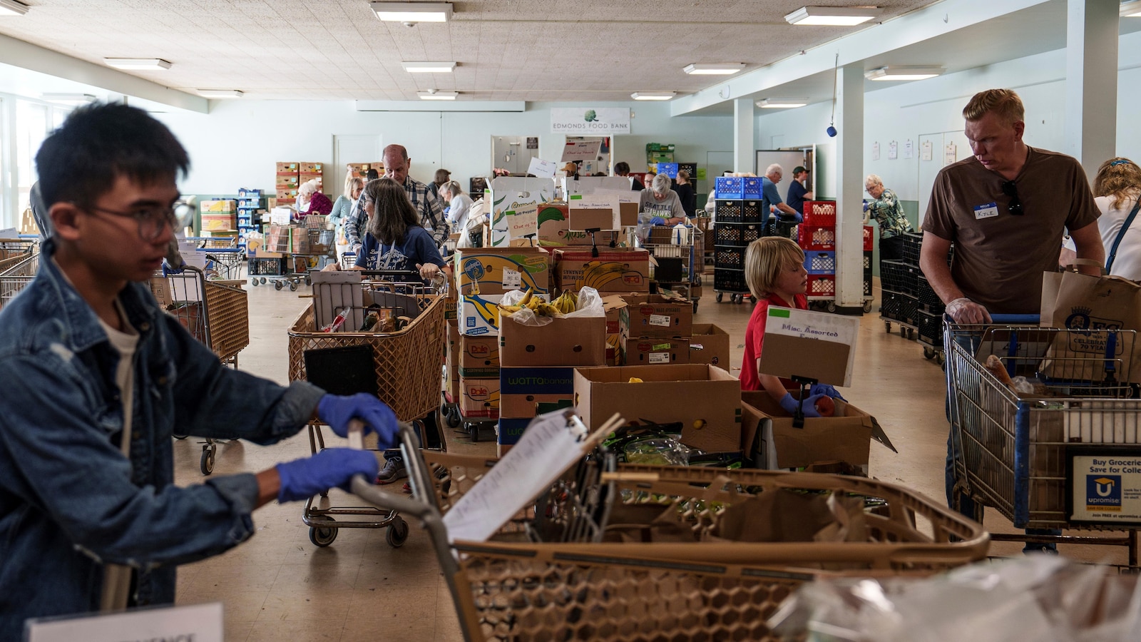 When food banks need bread, 900 home bakers answer the call