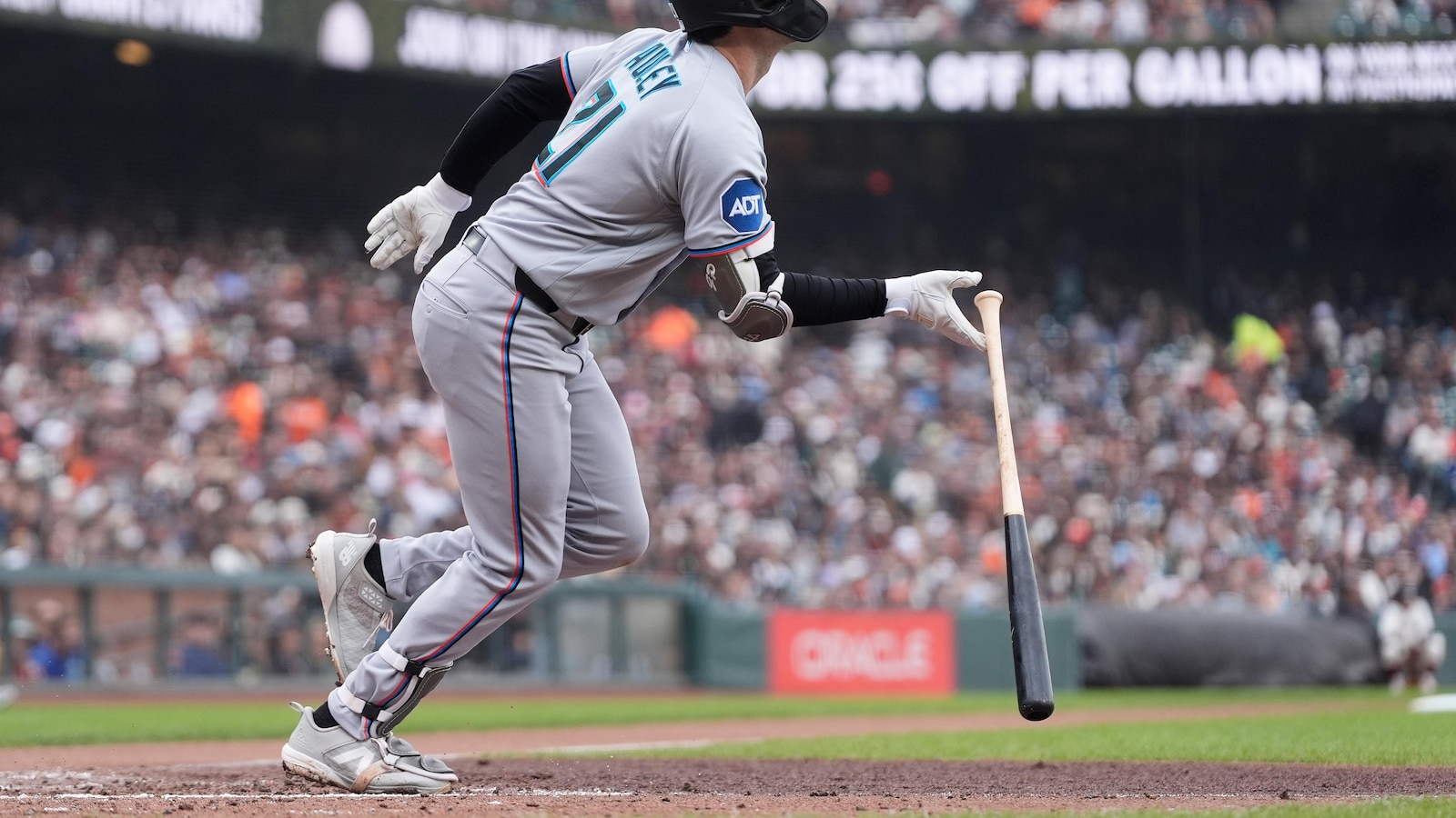 Roupp's stellar pitching, Schmitt's 3-run homer propel Giants to 6-3 win over Marlins