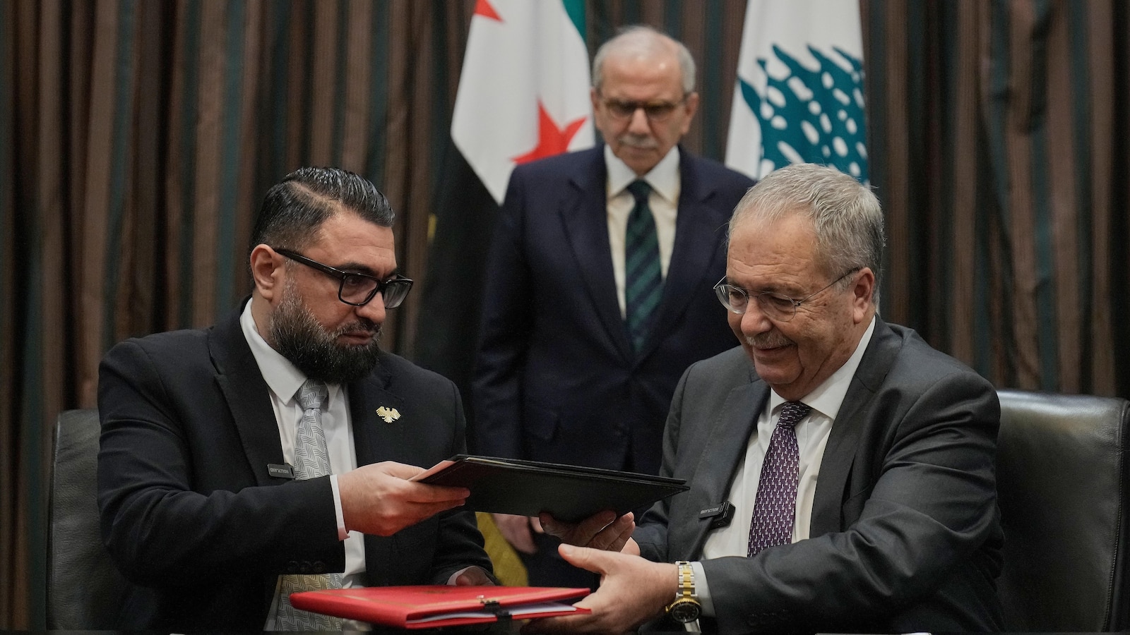 В Бейрут е подписана сделка за прехвърляне на 300 сирийски затворници в Ливан в родната им страна