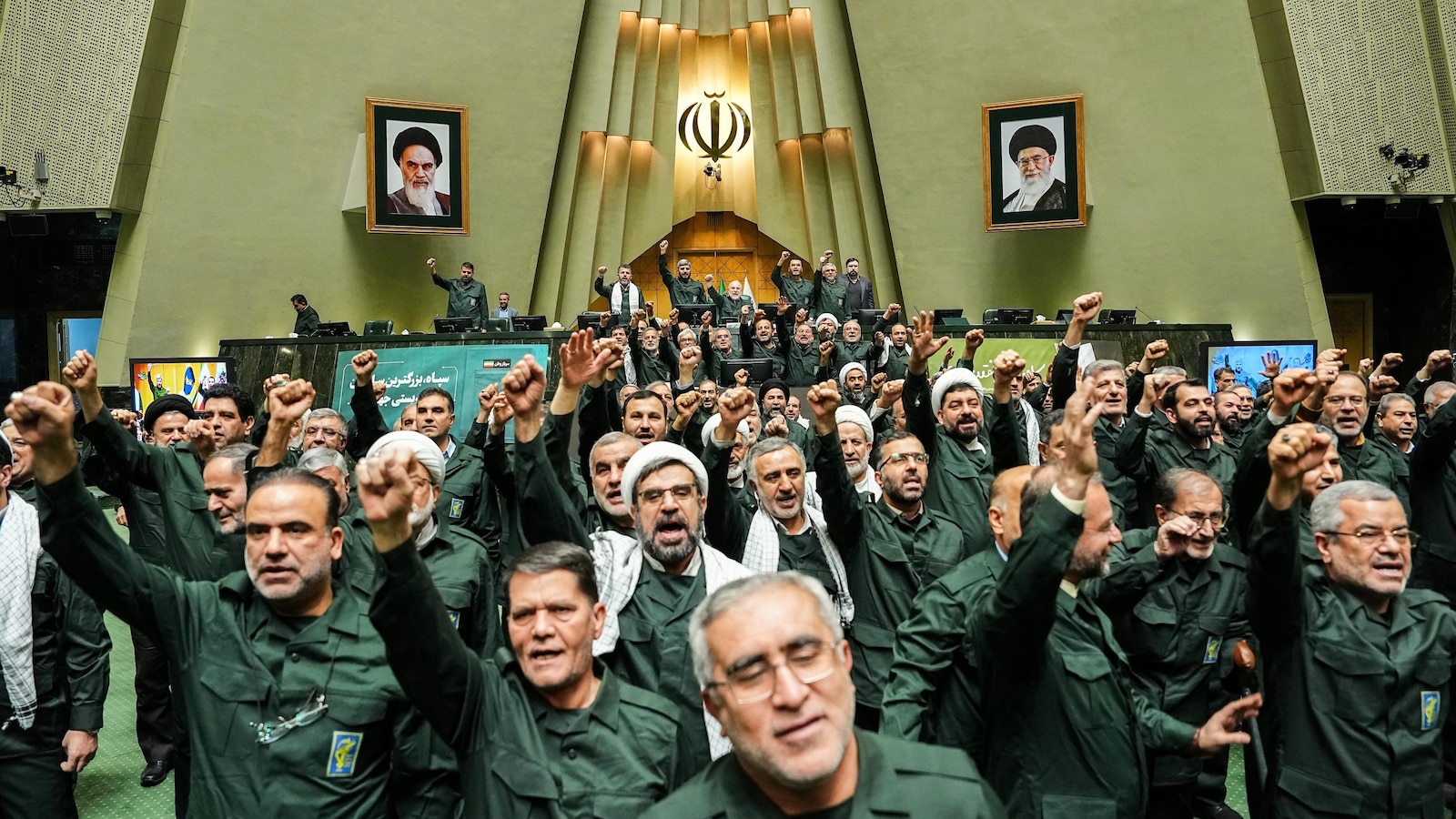 De hoogste leider van Iran waarschuwt dat elke Amerikaanse aanval een ‘regionale oorlog’ zou veroorzaken