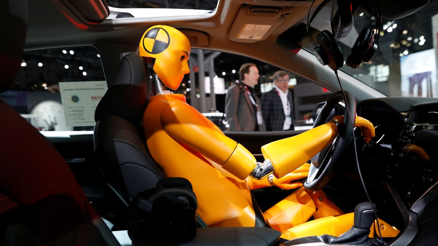 car crash test dummy showing abdominal injuries