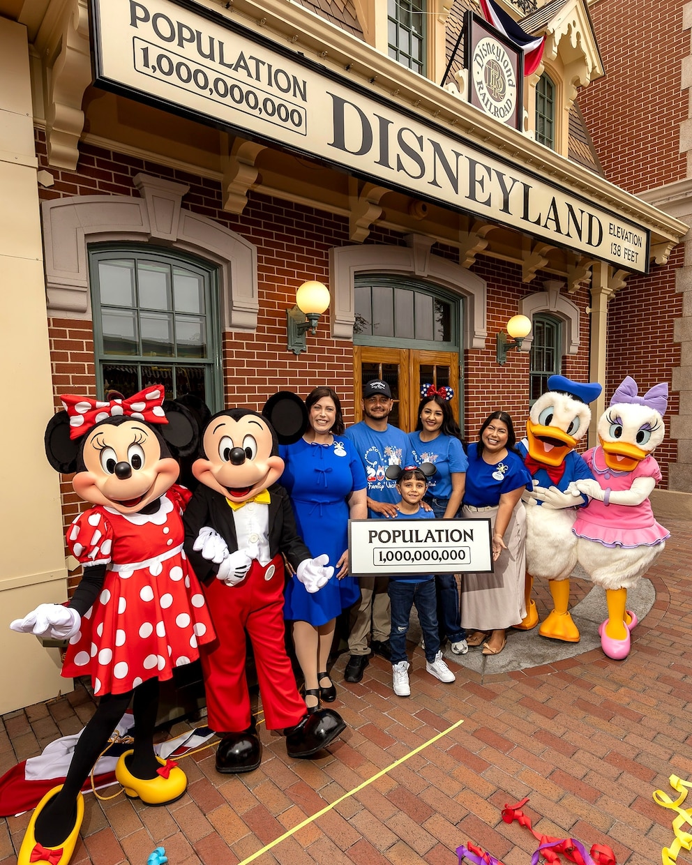 PHOTO: Disneyland Resort Celebrates Historic Milestone – One Billionth Guest