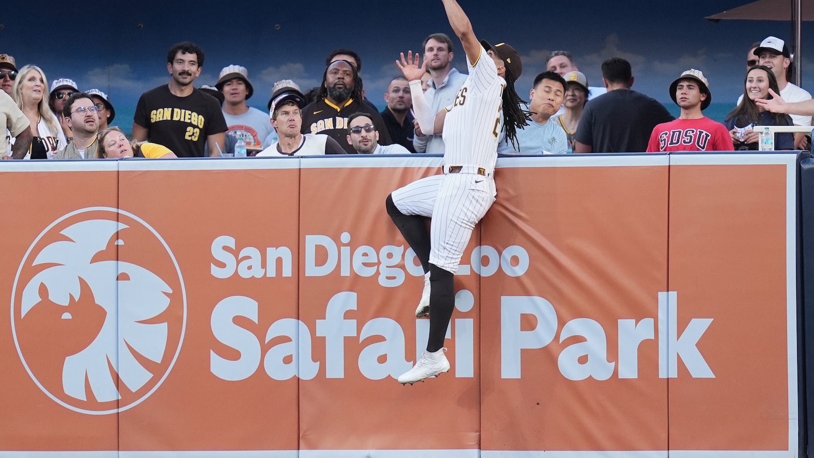 Tatis makes spectacular catch to rob Devers of a 3-run home run