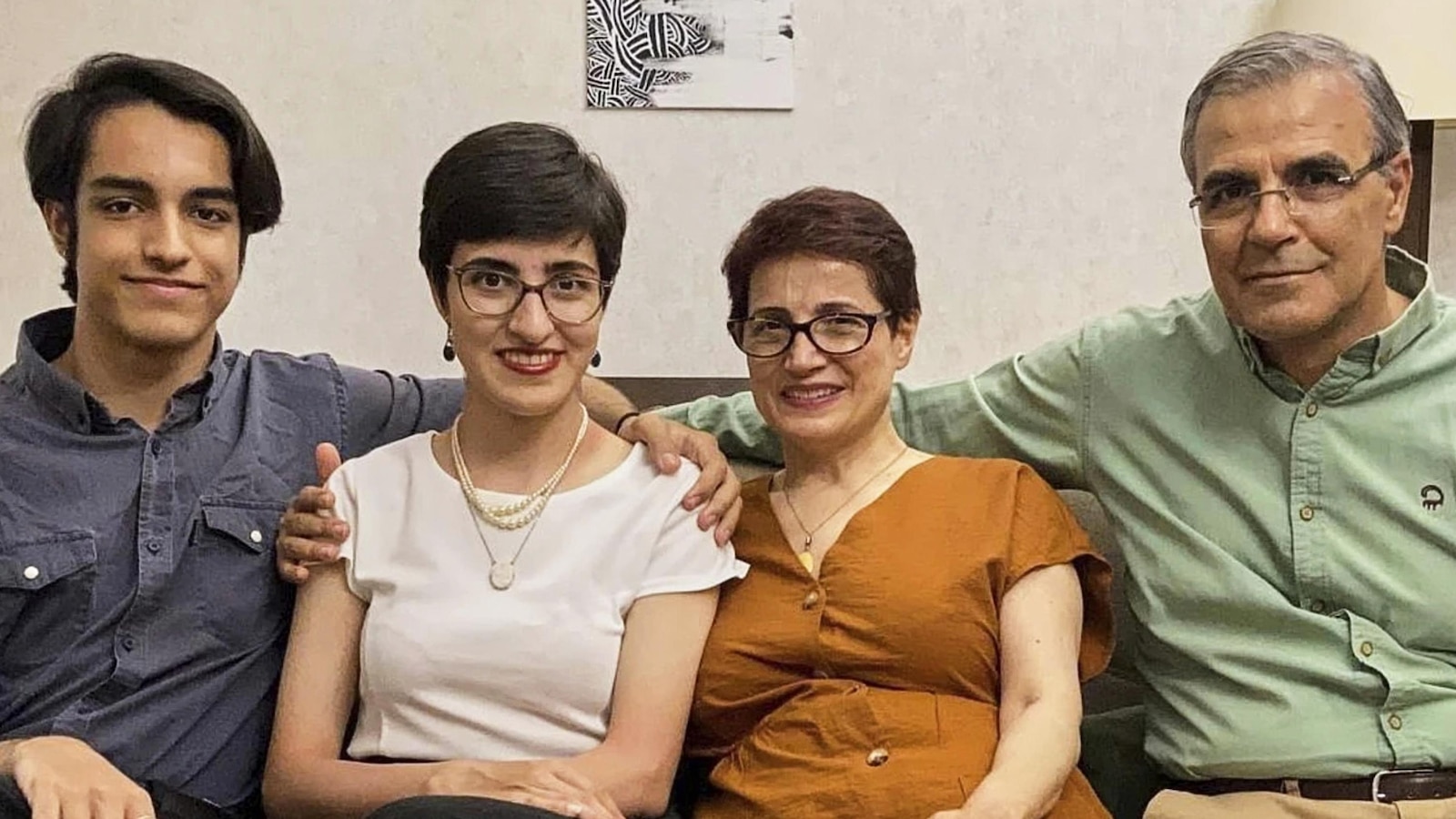 تقول ابنتها إن محامية حقوق الإنسان الإيرانية معتقلة في طهران