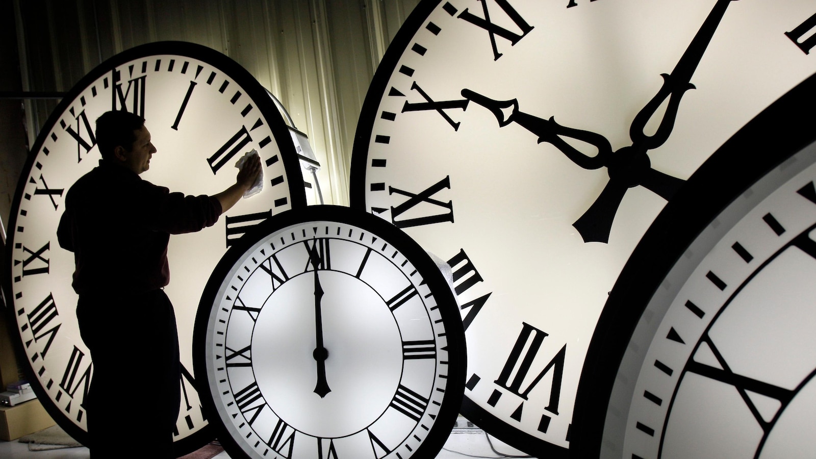  People love to hate changing clocks twice a year, but can't agree how to fix it