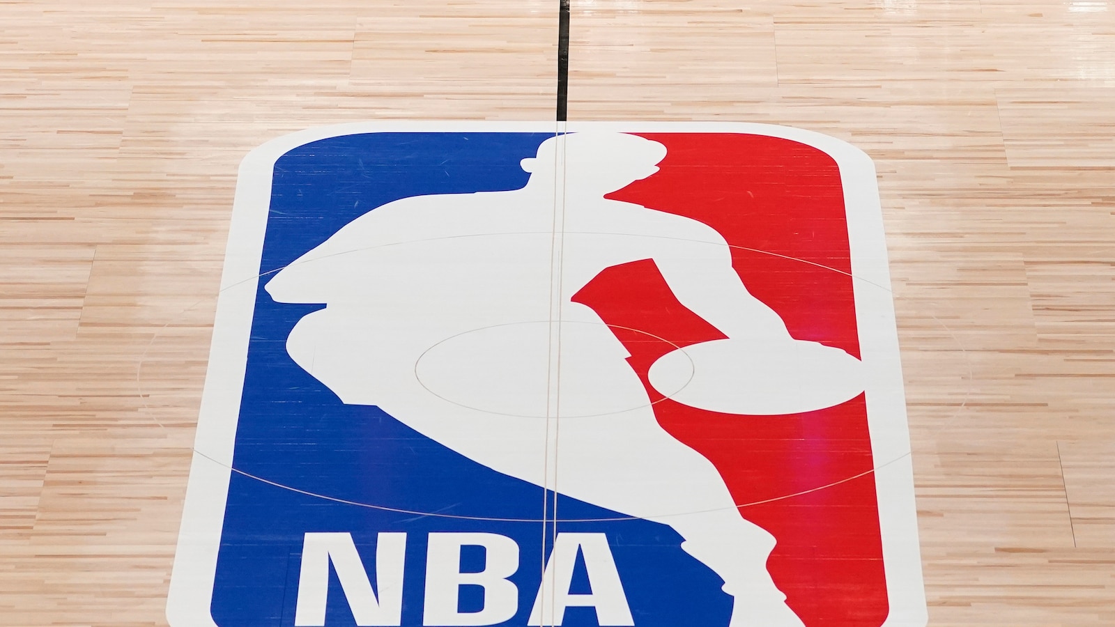 Featured image for NBA Tests Smart Basketballs and Official Wrist Wearables in Preseason