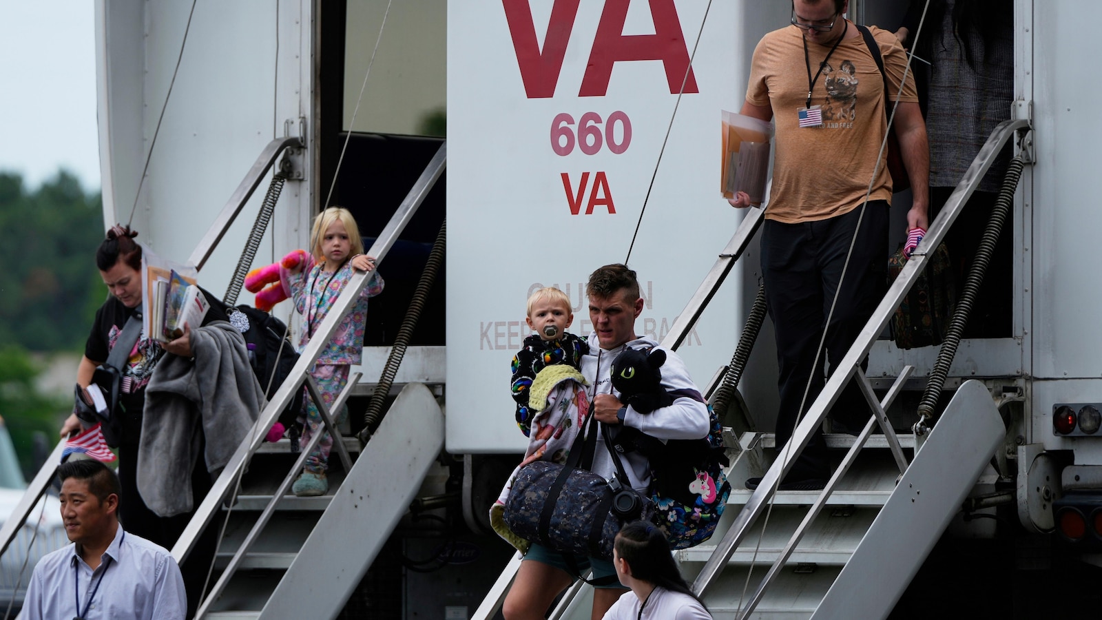 Южноафриканските власти съобщиха че център за обработка на молби за