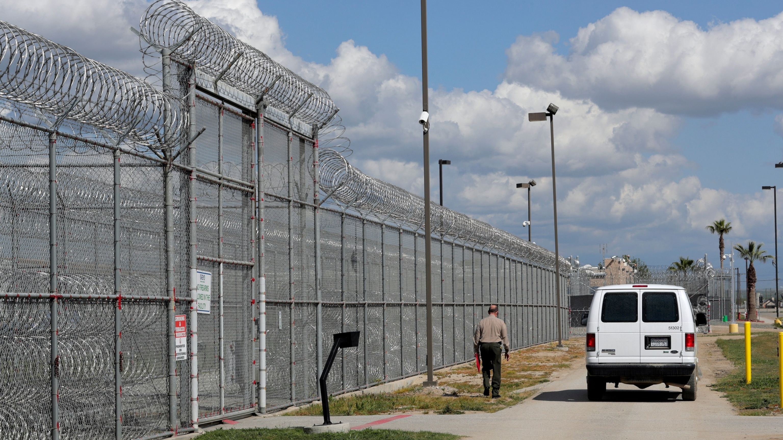 Search continues for convicted murderer after brazen escape in