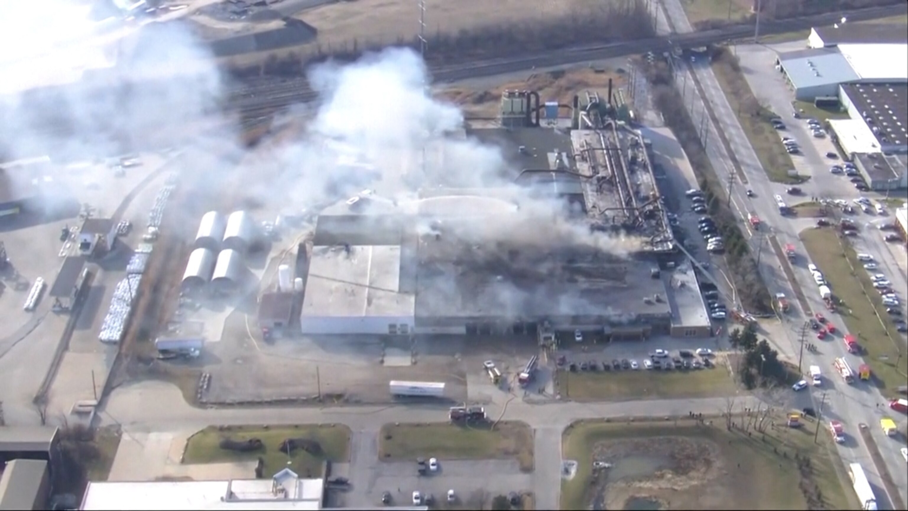 Video 1 dead, over a dozen injured in Ohio plant explosion - ABC News