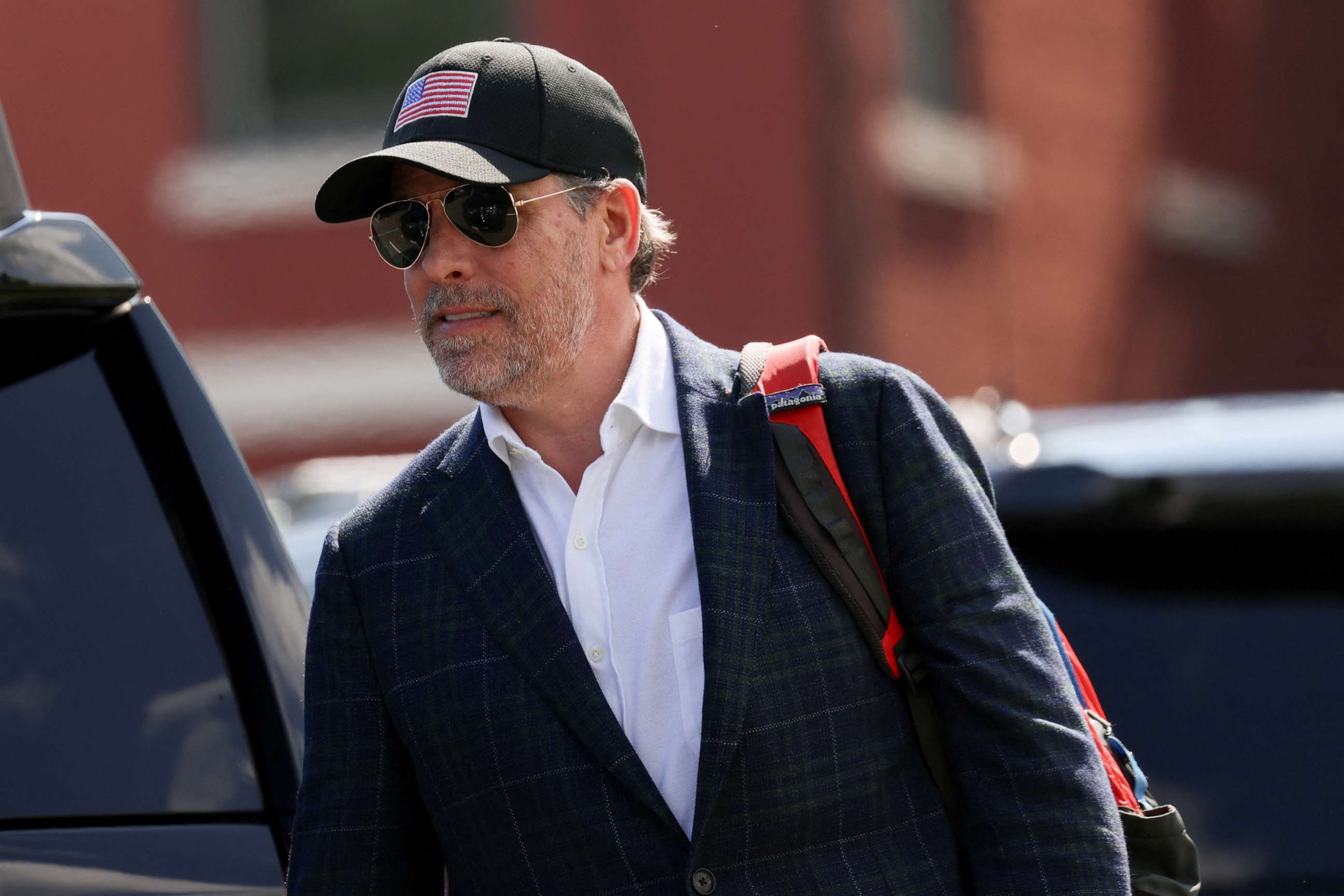 PHOTO: Hunter Biden walks to the motorcade after arriving at Fort McNair in Washington, D.C., July 4, 2023.