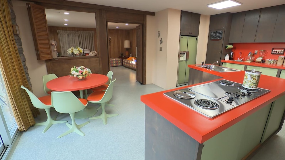 WATCH: Inside the iconic 'Brady Bunch' house