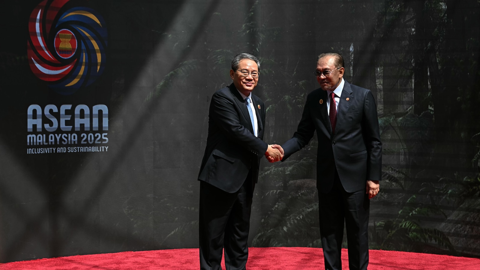 China pitches itself as alternative to US protectionism after signing expanded ASEAN free trade pact