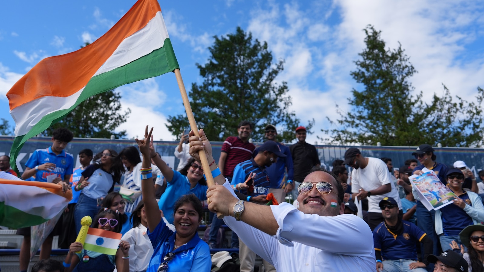 No handshakes likely as India sets up Asian Games cricket final against Pakistan