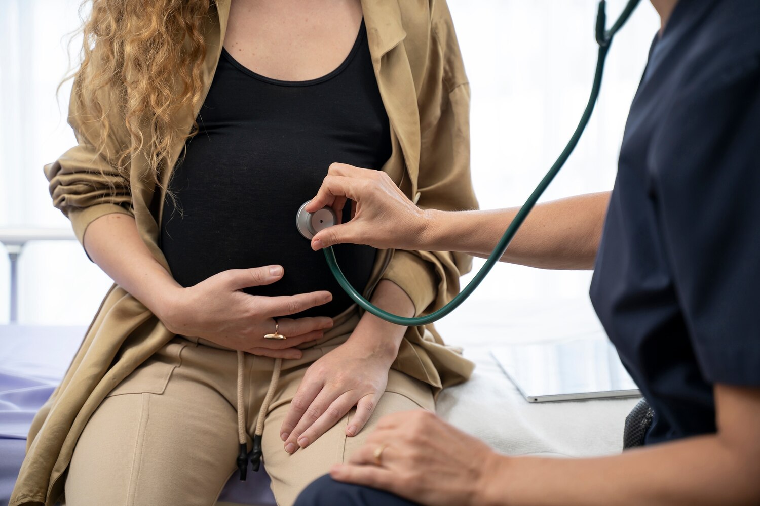 fetal-heartbeat-doctor-gty-jt-250819_1755624094151_hpMain image