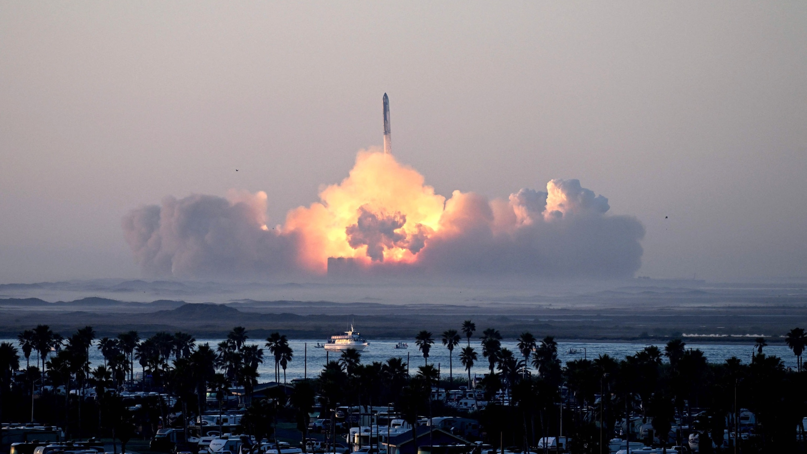 PHOTO: SpaceX's Starship rocket launches from Starbase during its second test flight in Boca Chica, Texas, on November 18, 2023. 