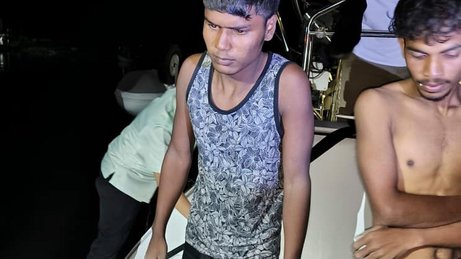 A boat from Myanmar with hundreds of migrants capsizes off Malaysia, 1 body found and 10 rescued