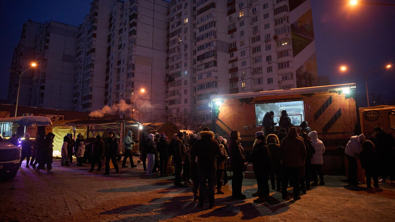 Russian airstrike on Ukrainian city kills 1 as US pushes June deadline for peace deal