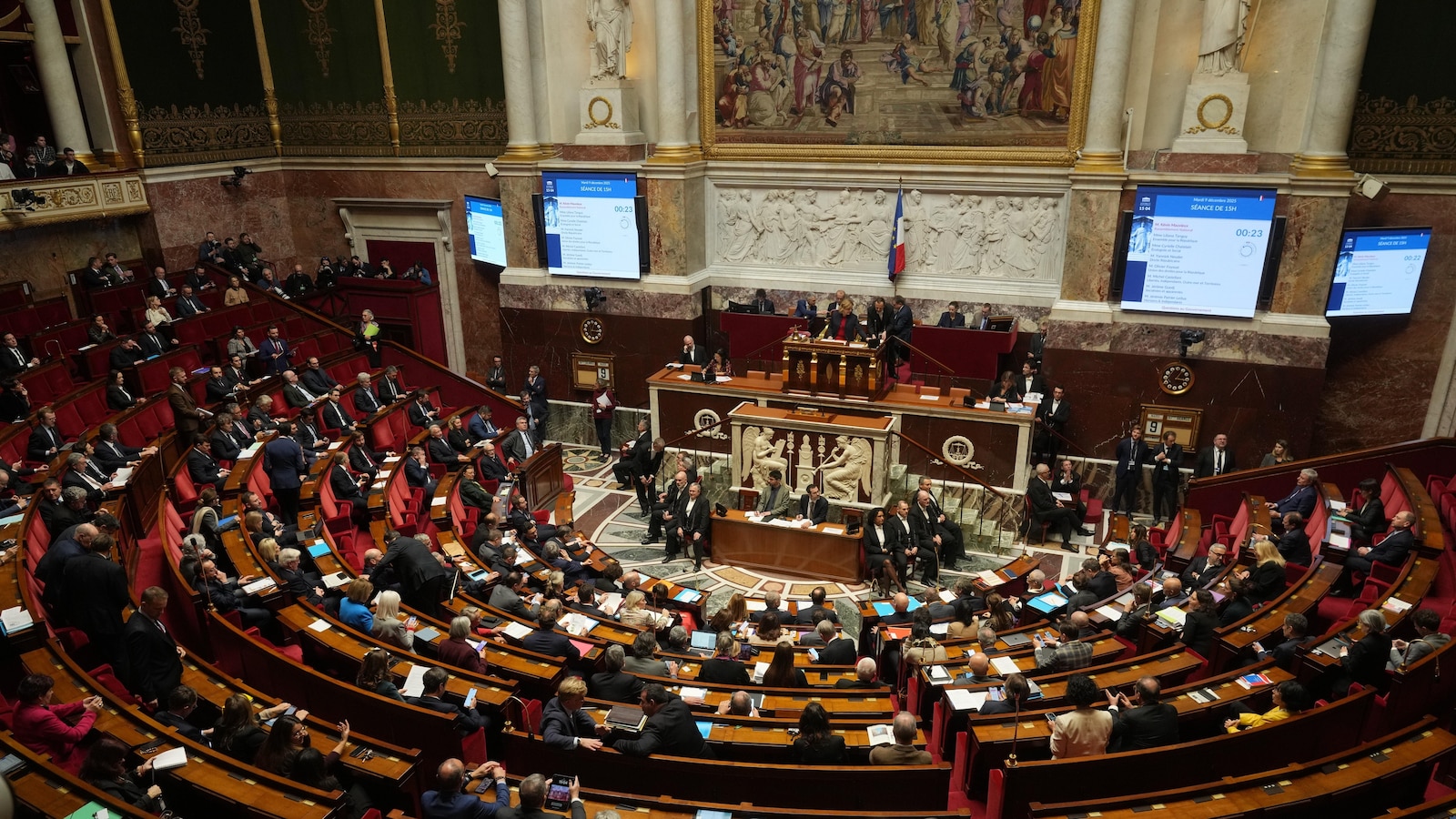 France races to avoid US-style government shutdown after budget talks collapse