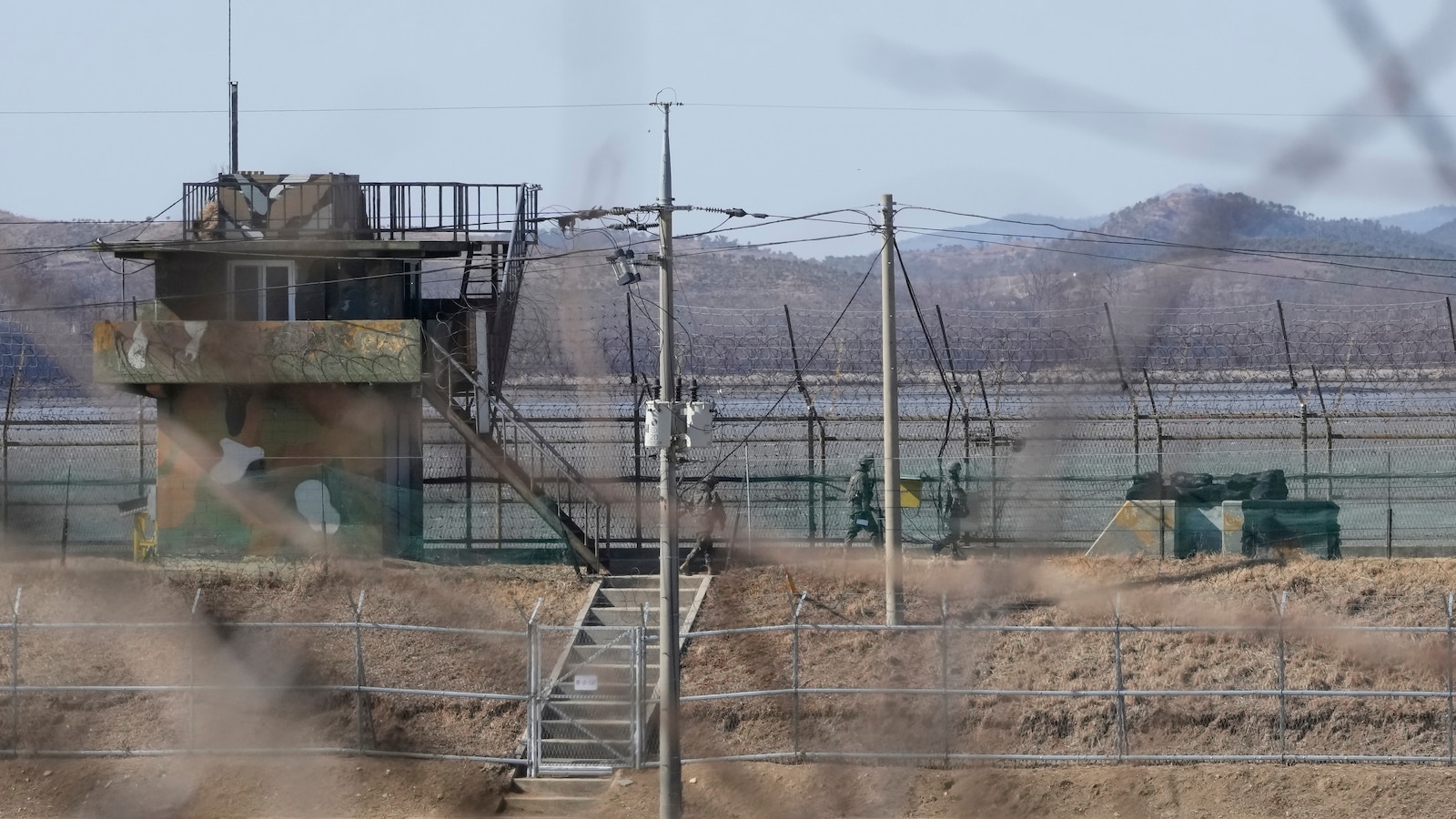 An explosion near South Korea's heavily fortified border with North Korea injured three South Korean military officers on Monday, South Korea's Defense Ministry said. Read more:
