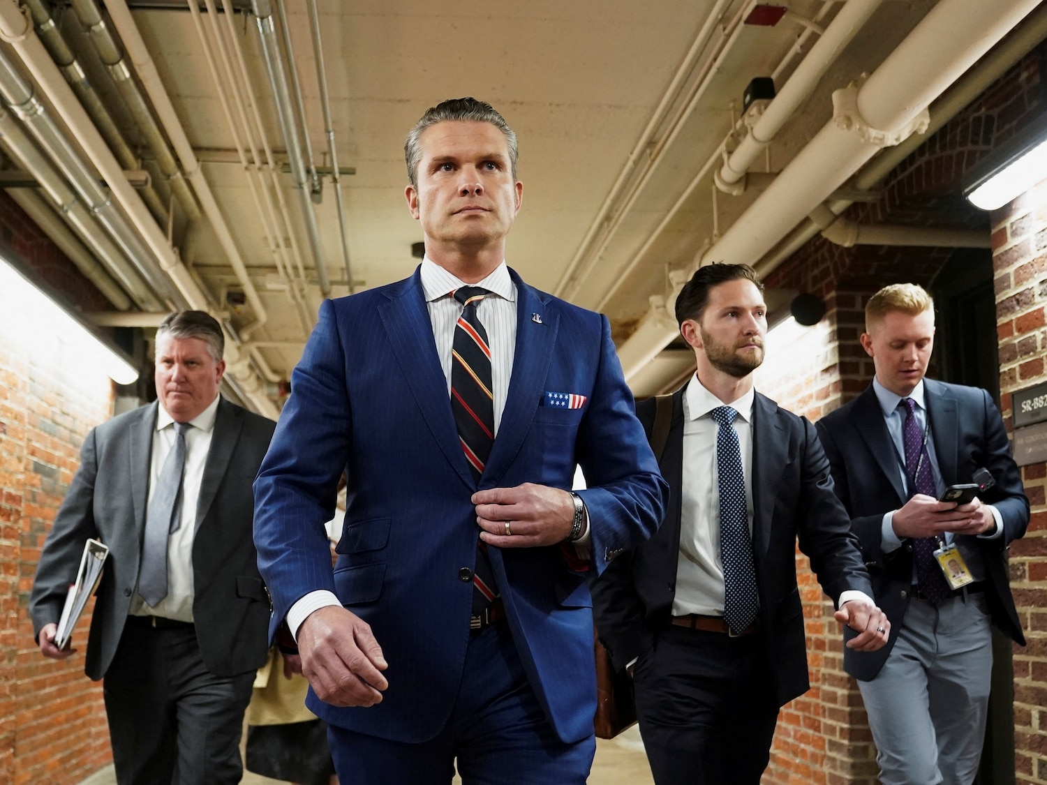 Những chi tiết mới về cáo buộc tấn công tình dục của Hegseth được ghi nhận trong báo cáo của cảnh sát - ABC News