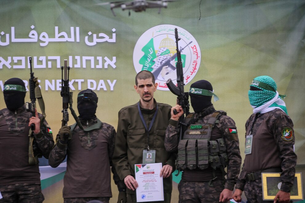 PHOTO: PALESTINIAN-ISRAEL-CONFLICT-GAZA-HOSTAGE