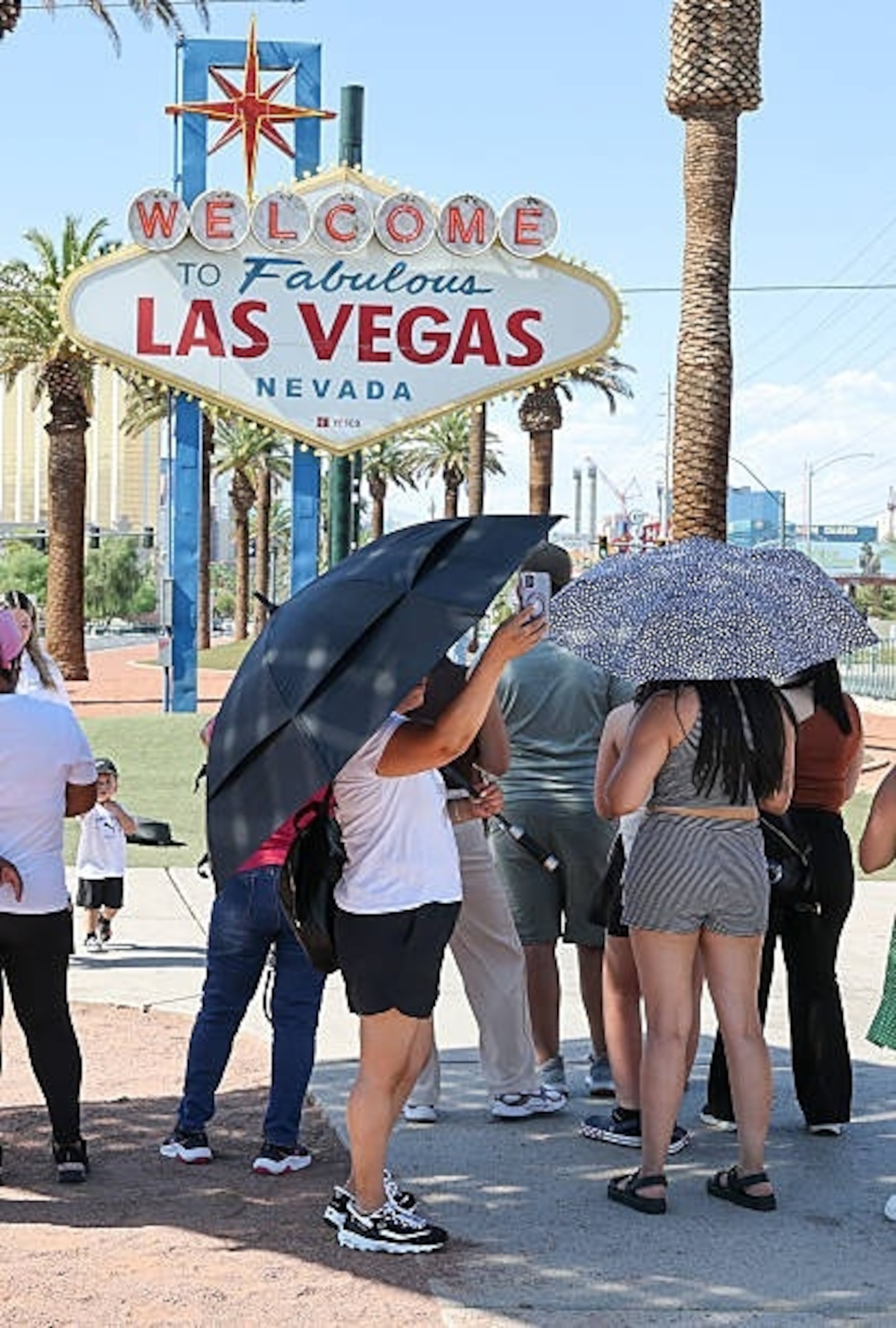 PHOTO: The National Weather Service issued an extreme heat warning for the Las Vegas Valley, the second in less than a week, from July 30 through August 2.