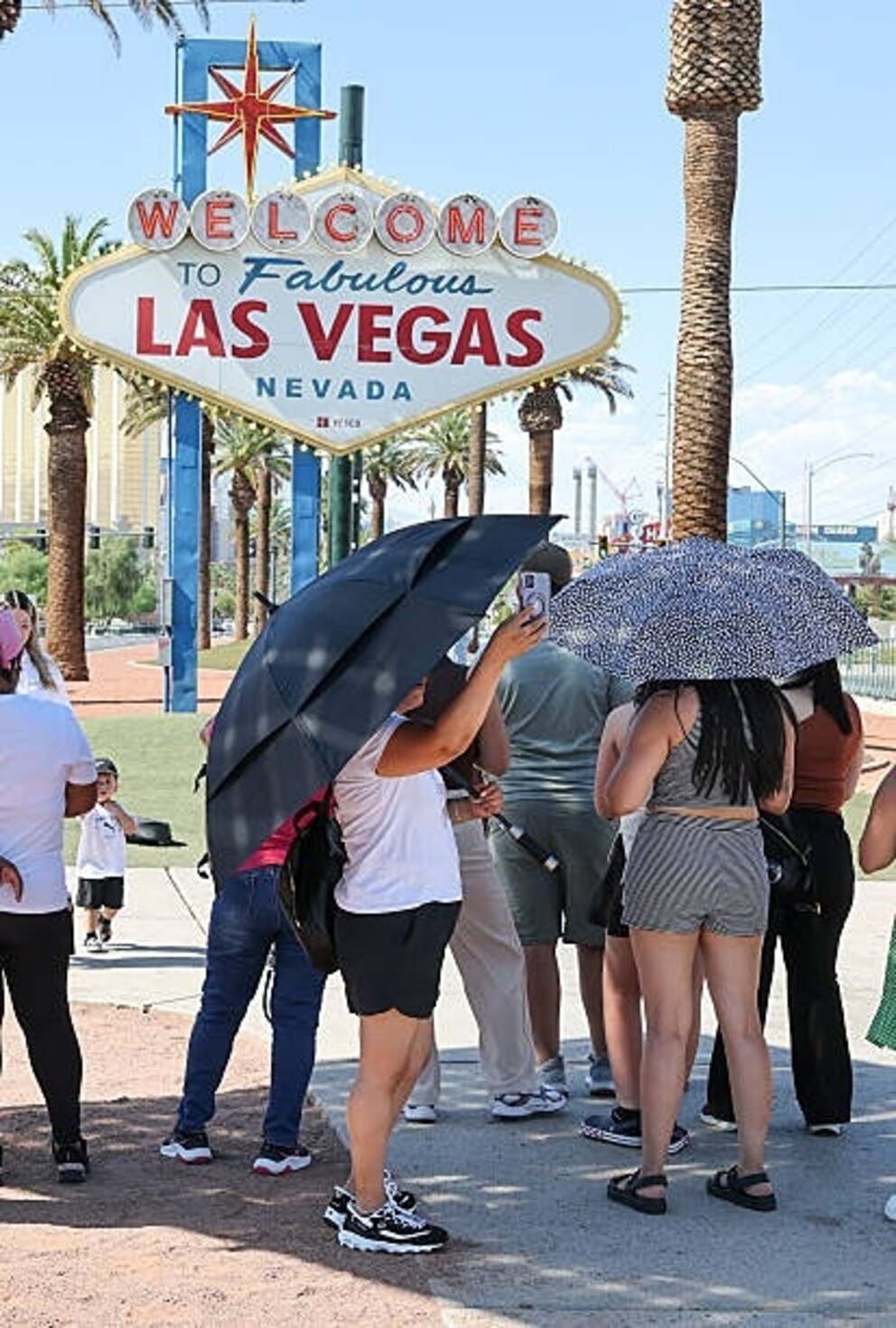 PHOTO: The National Weather Service issued an extreme heat warning for the Las Vegas Valley, the second in less than a week, from July 30 through August 2.