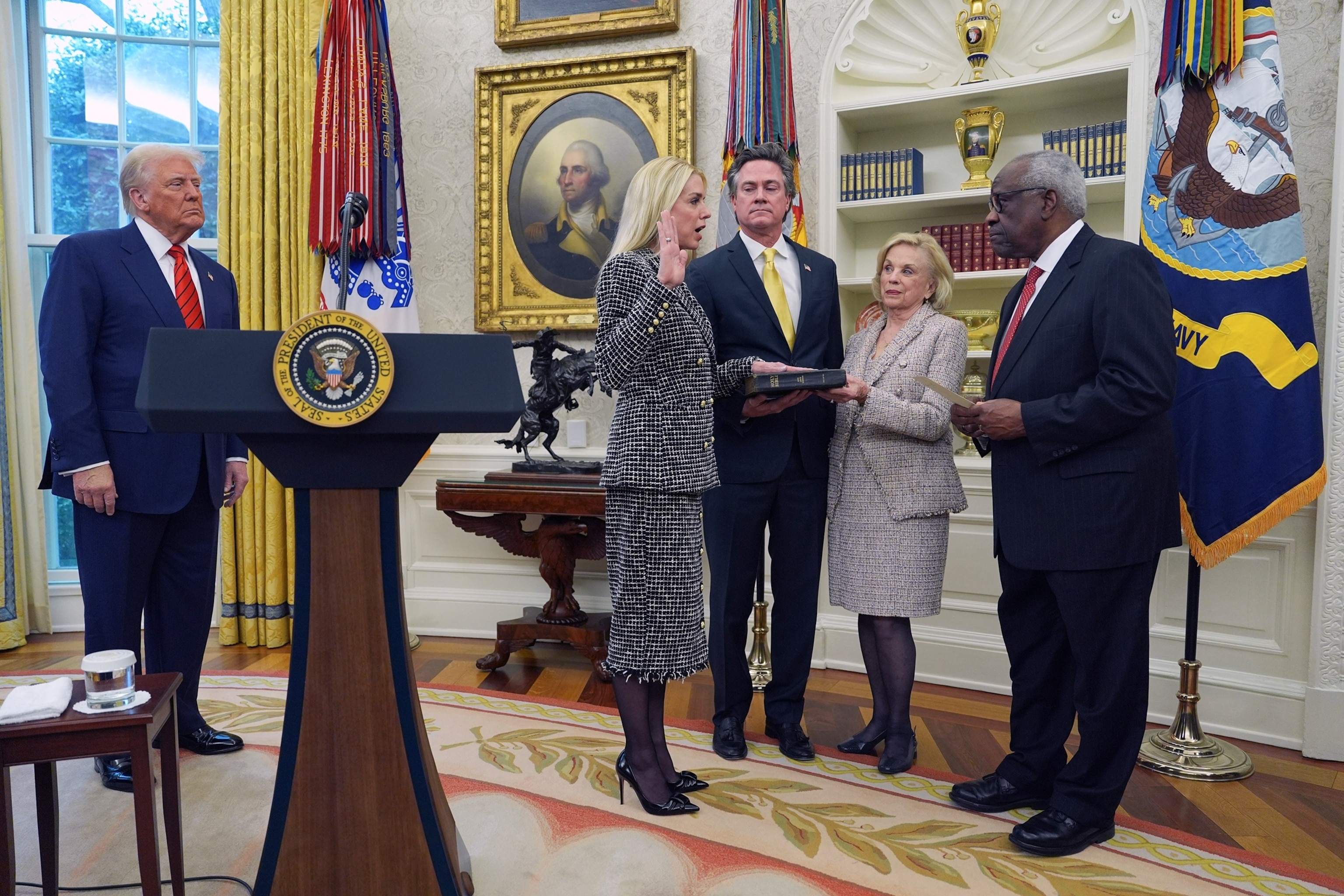 The Inspiring Story Of Pam Bondi'S Husband - 2zi3ov4
